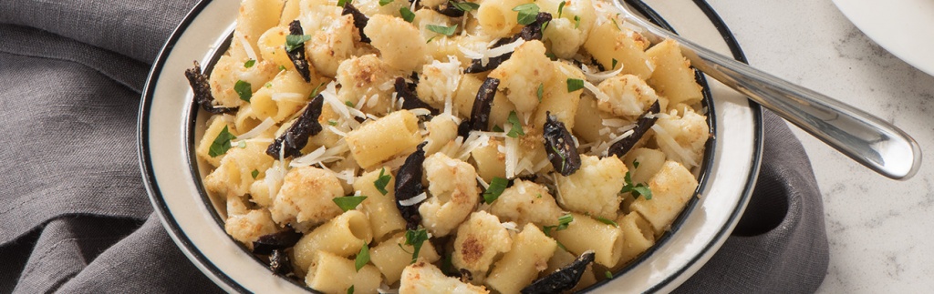 Ziti with Cauliflower, Ripe Olives, and Toasted Bread Crumbs