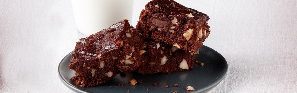 Honey Macadamia Brownies
