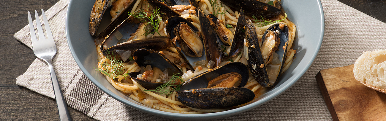 Filippo Berio Mussels with Creamy Sundried Tomato Pesto Sauce-020