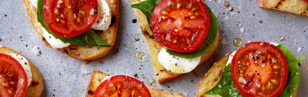 Vegan Mozzarella, Tomato and Basil Crostini